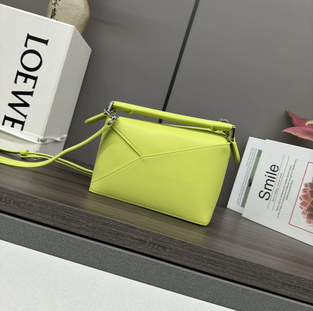 Resilient Loewe Puzzle Bags 72114