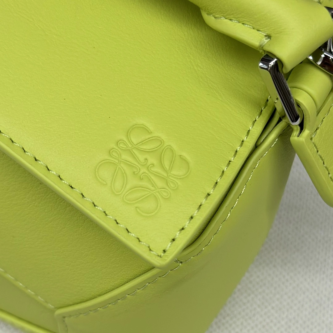 Resilient Loewe Puzzle Bags 72114