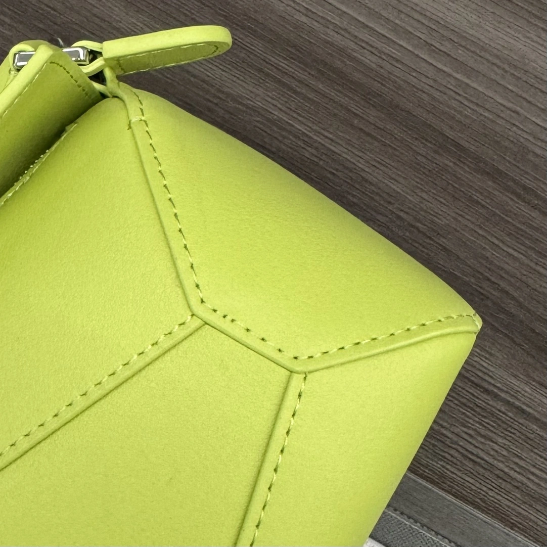 Resilient Loewe Puzzle Bags 72114