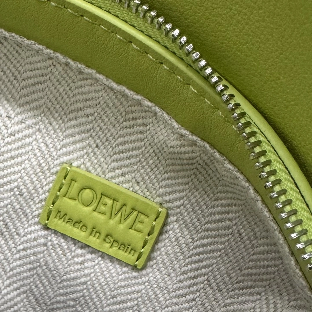 Resilient Loewe Puzzle Bags 72114