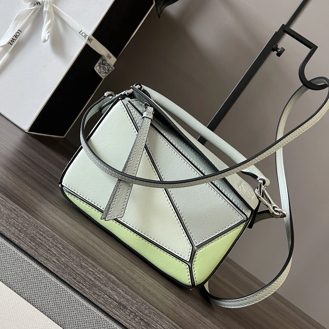 Practical Loewe Puzzle Bags 72138