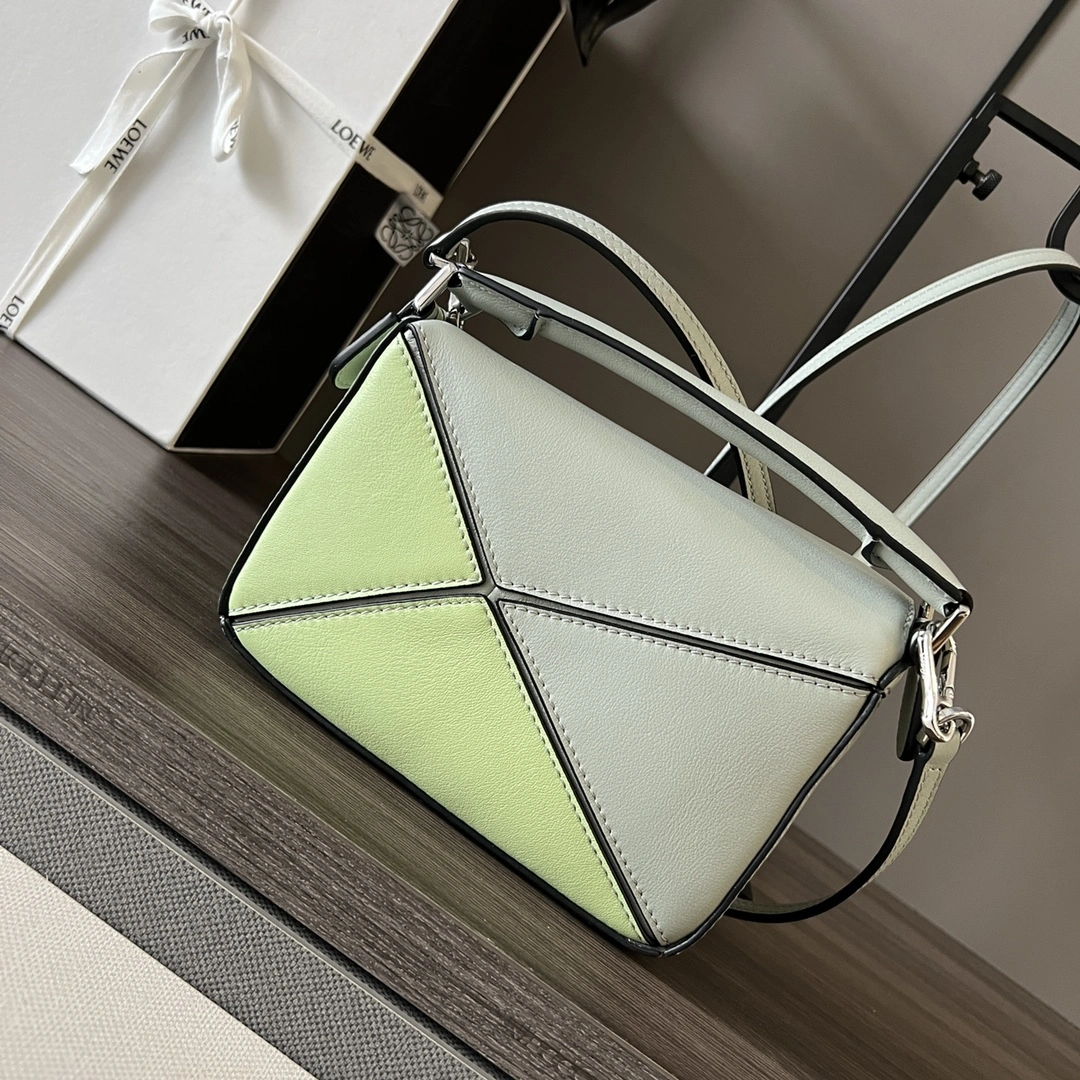 Practical Loewe Puzzle Bags 72138
