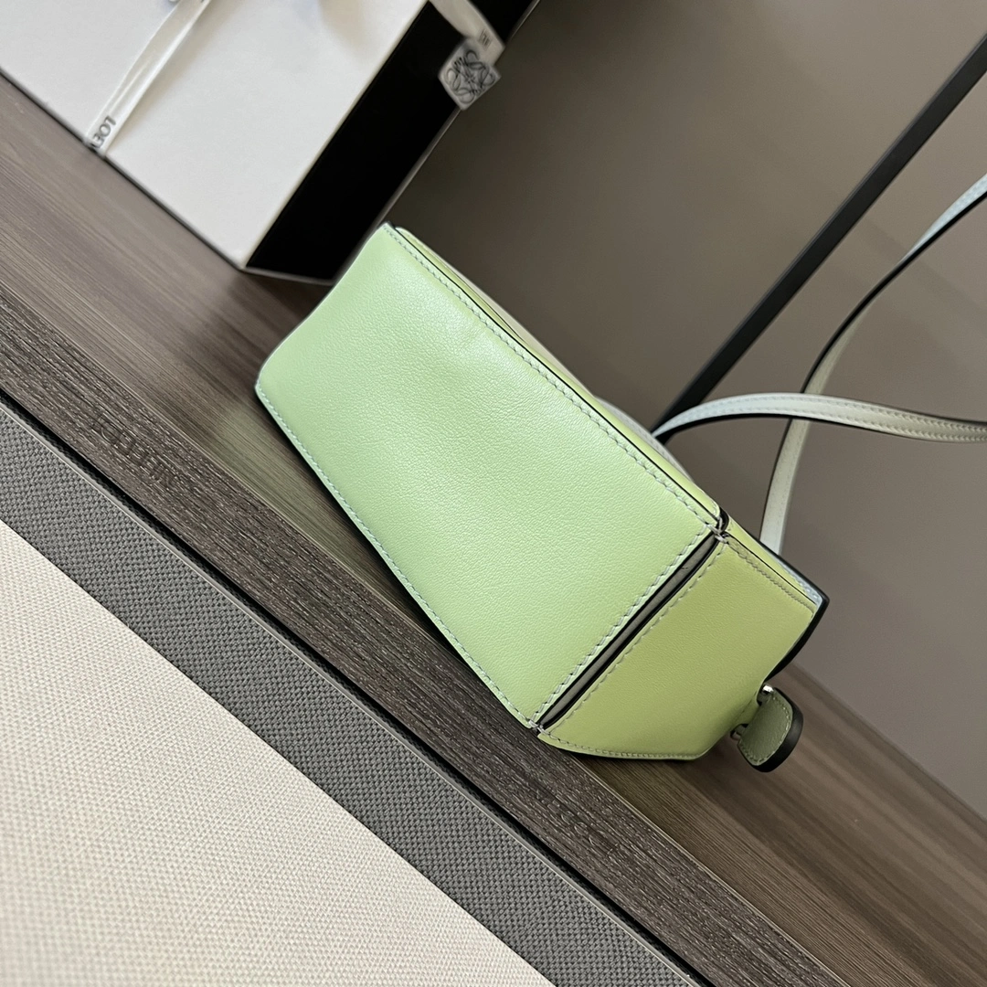 Practical Loewe Puzzle Bags 72138