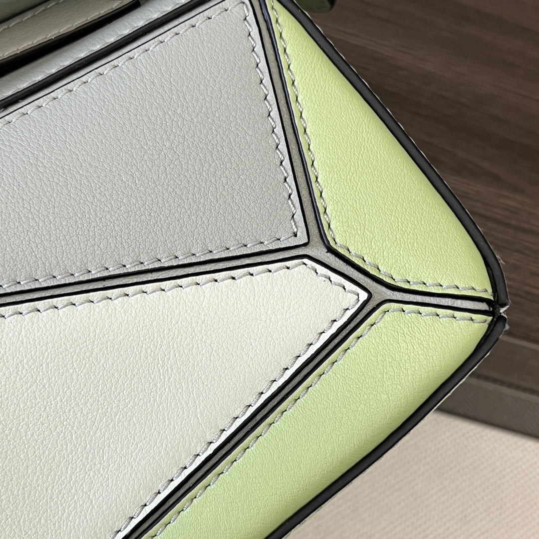 Practical Loewe Puzzle Bags 72138