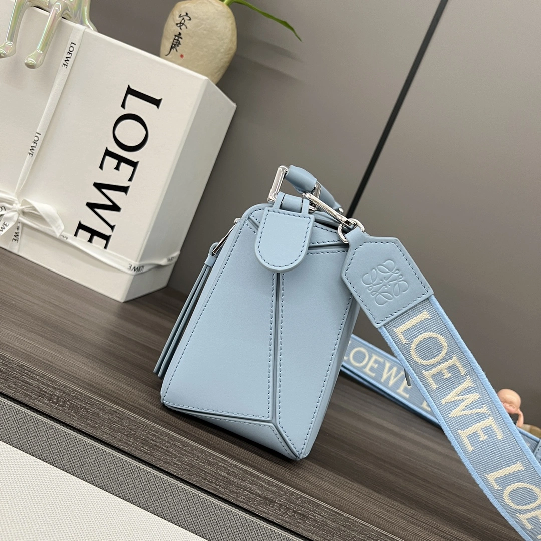 Sporty Loewe Puzzle Bags 67182