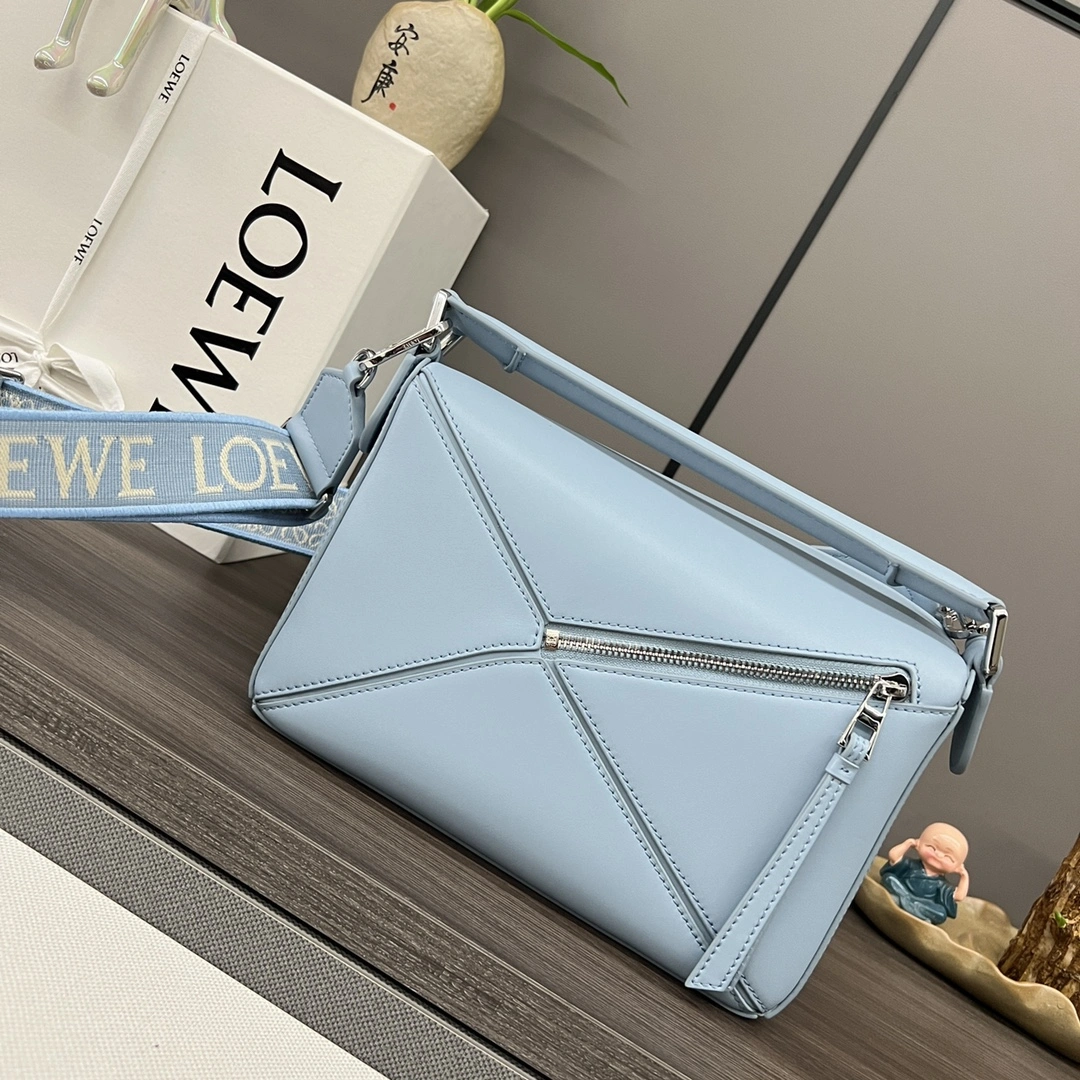 Sporty Loewe Puzzle Bags 67182