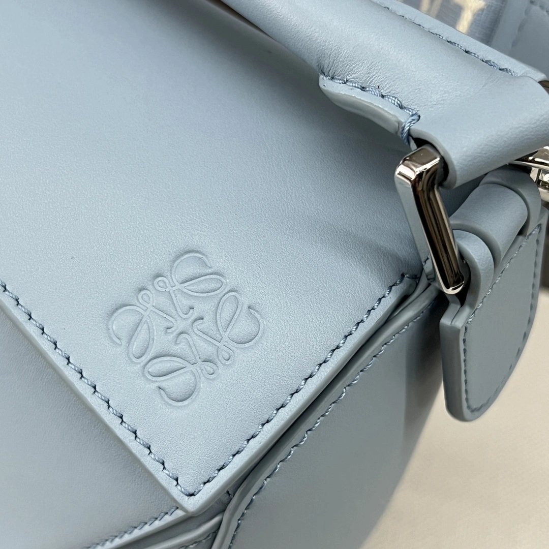 Sporty Loewe Puzzle Bags 67182