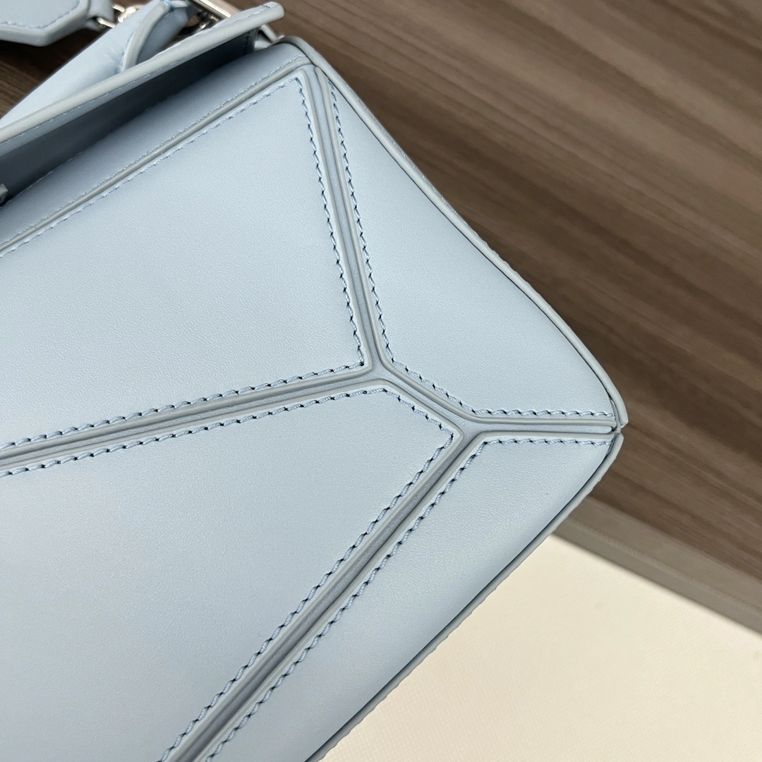 Sporty Loewe Puzzle Bags 67182