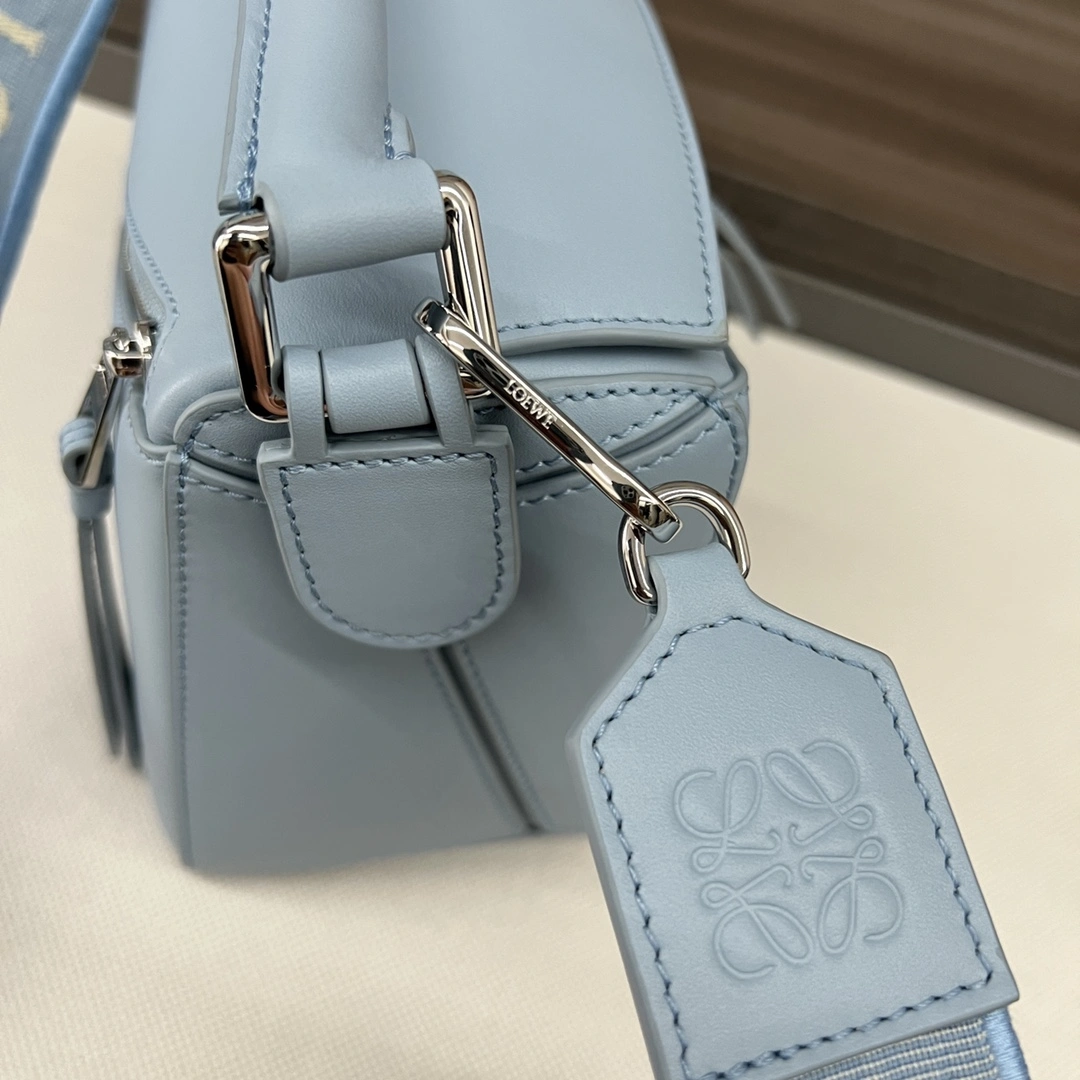 Sporty Loewe Puzzle Bags 67182