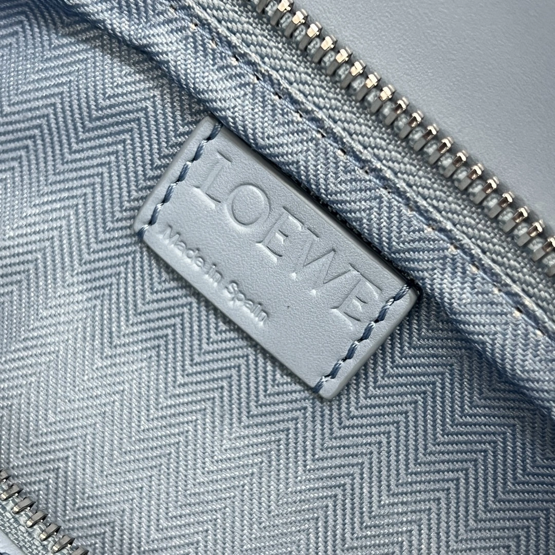 Sporty Loewe Puzzle Bags 67182