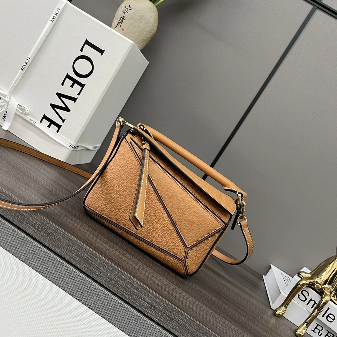 Tailored Loewe Puzzle Bags 67173