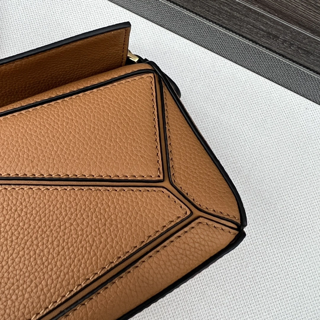 Tailored Loewe Puzzle Bags 67173