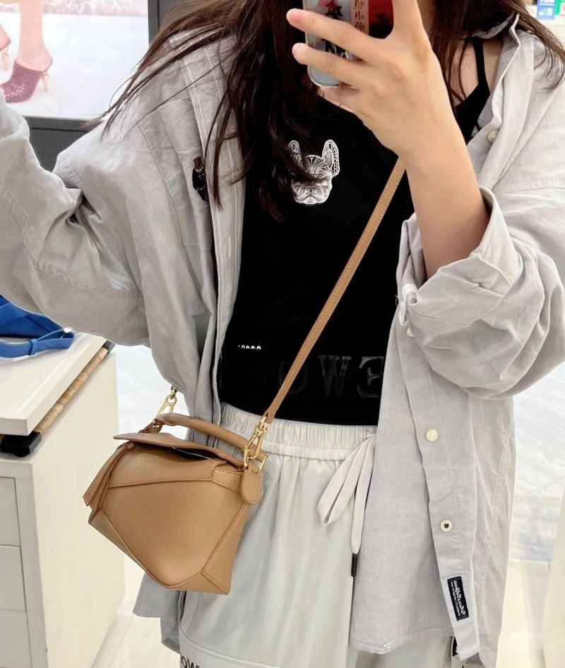 Modern Loewe Puzzle Bags 61537