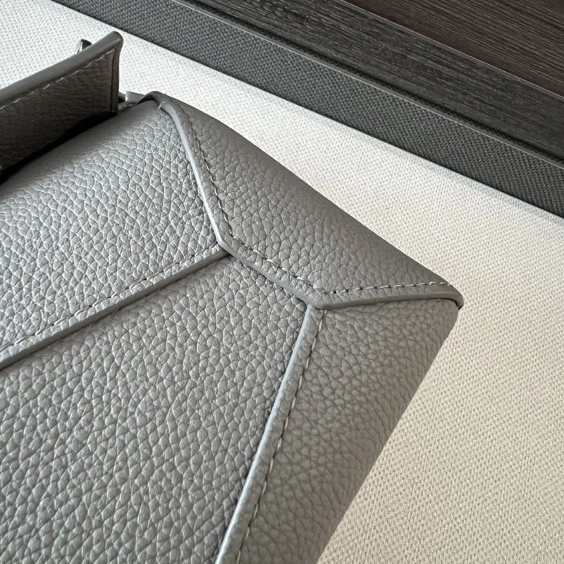 Neat Loewe Puzzle Bags 61522