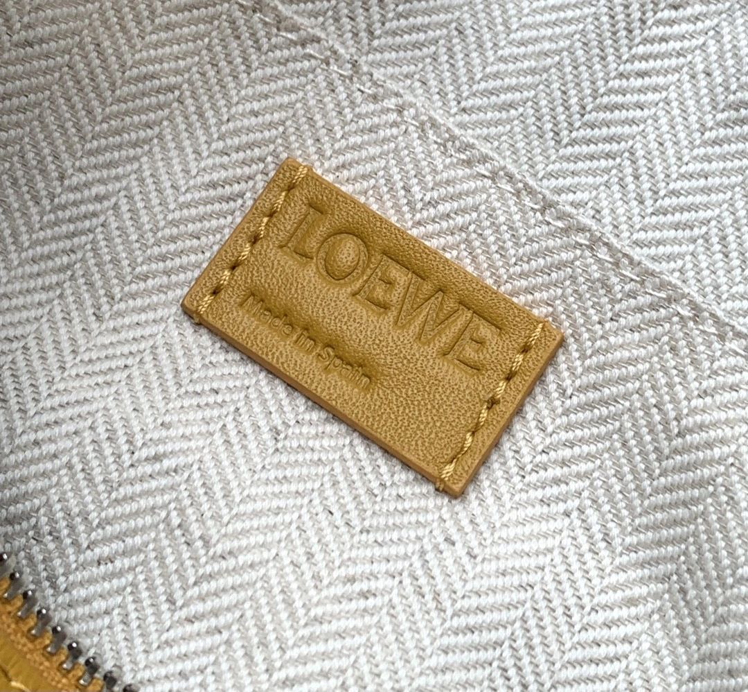 UrbanChic Loewe Puzzle Bags 71986