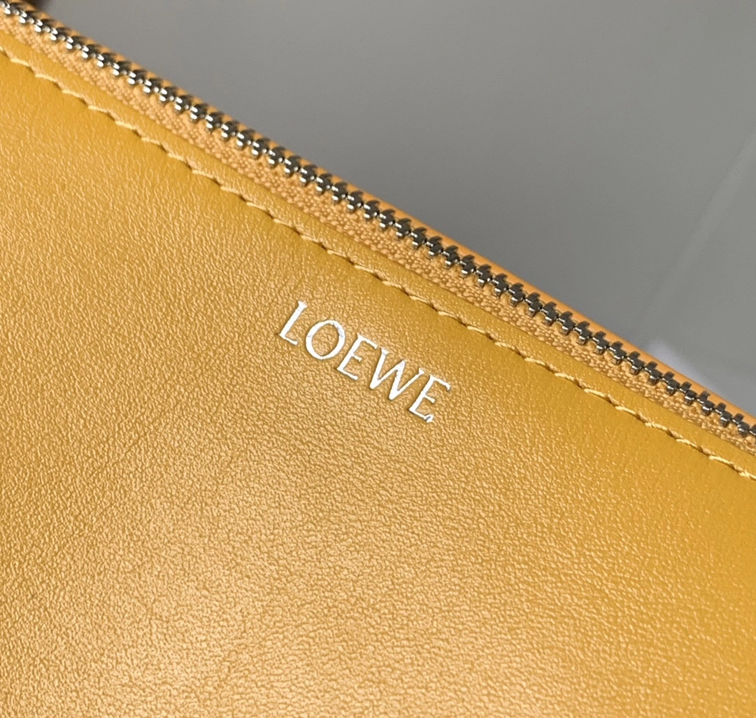 UrbanChic Loewe Puzzle Bags 71986