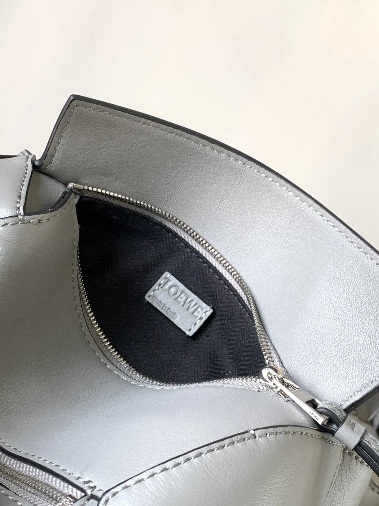 SmoothTexture Loewe Puzzle Bags 71938