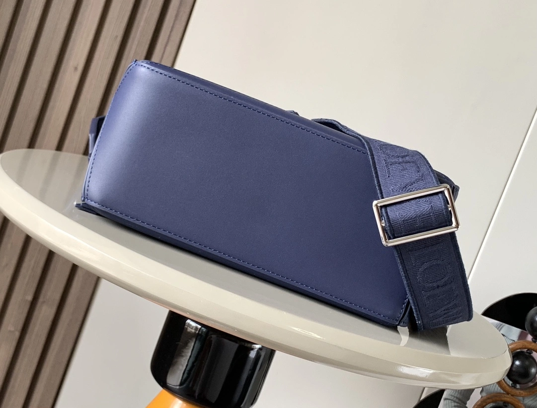Neat Loewe Puzzle Bags 71953