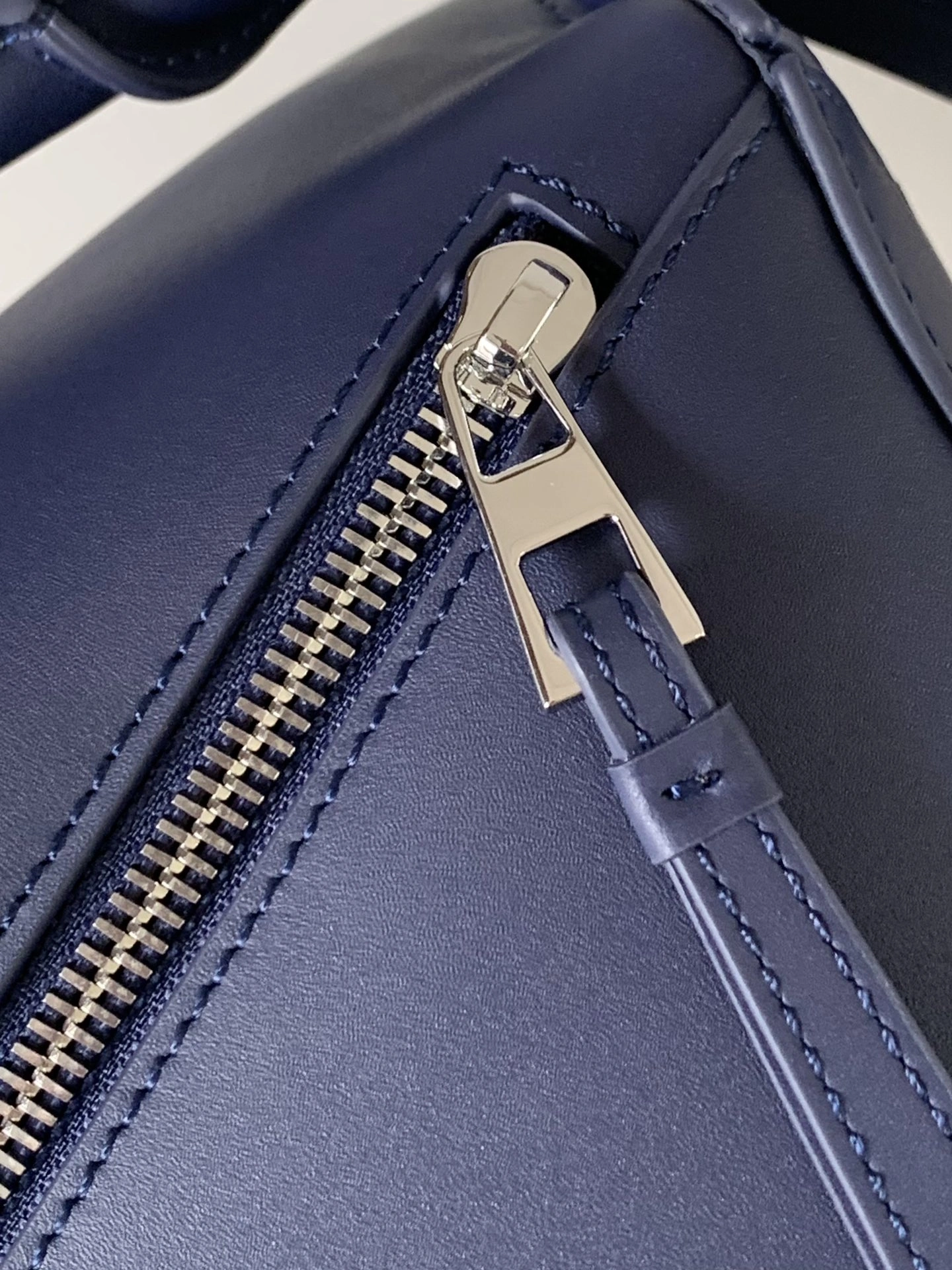 Neat Loewe Puzzle Bags 71953