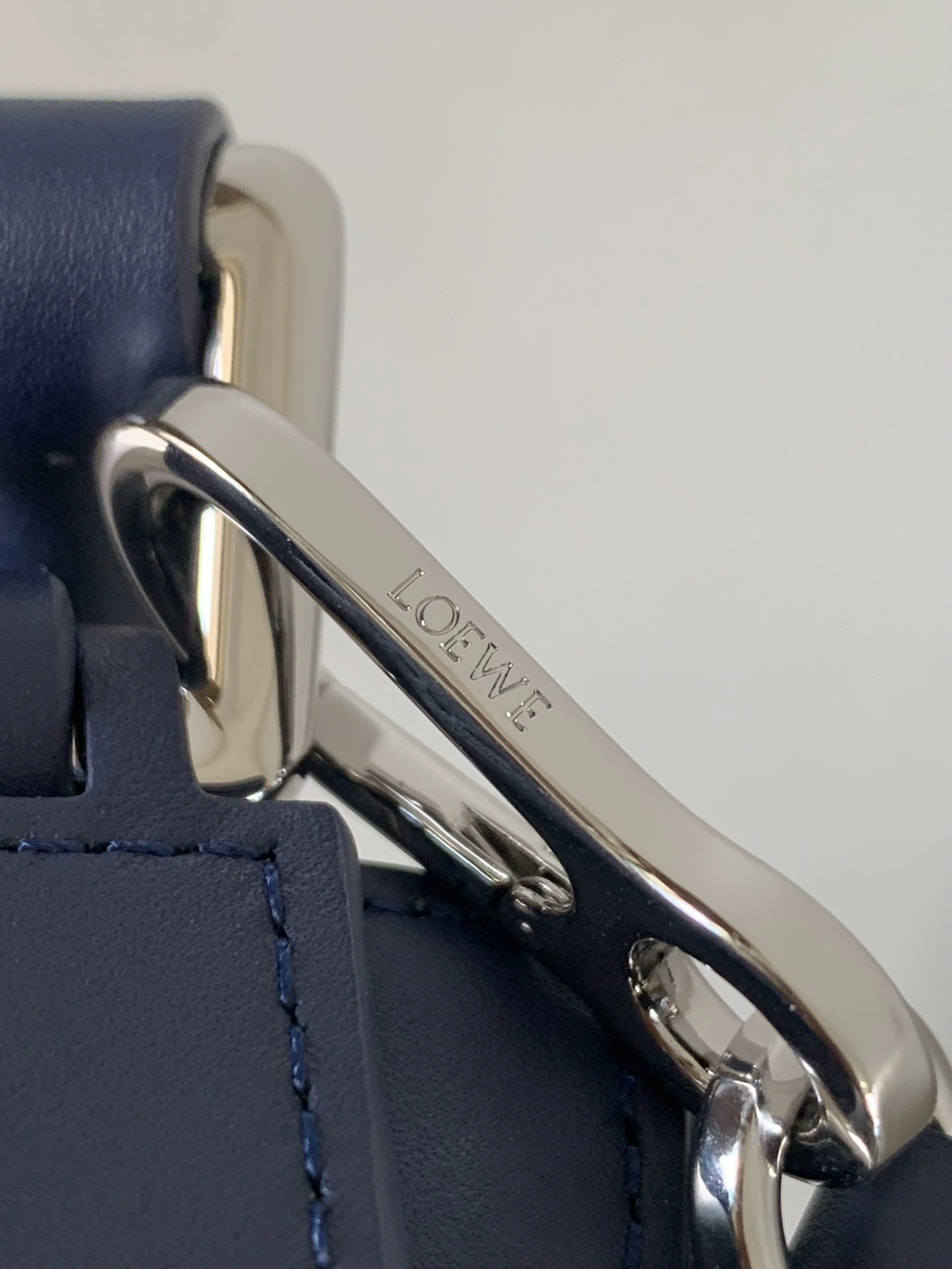 Neat Loewe Puzzle Bags 71953