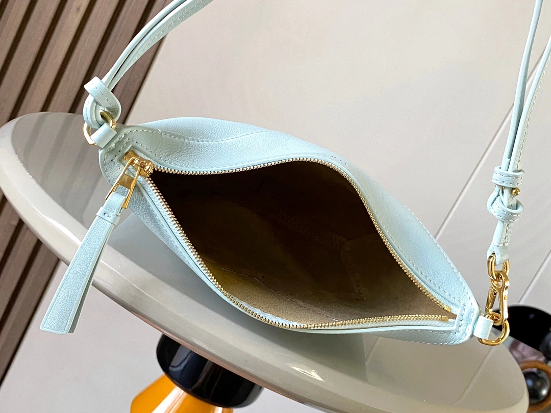 WaterResistant Loewe Puzzle Bags 71917