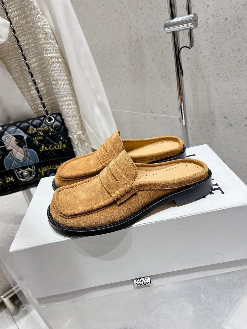 Loewe Sandals Flexible 15559