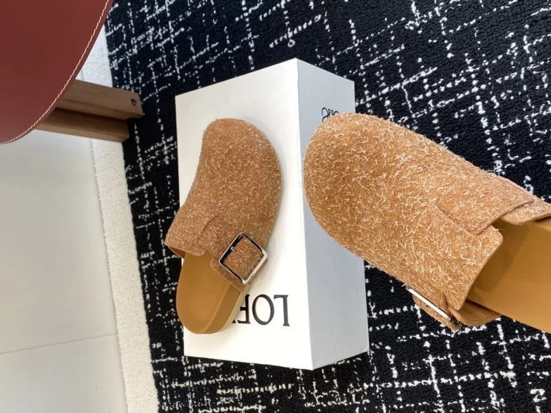 Sleek Loewe Sandals 6250