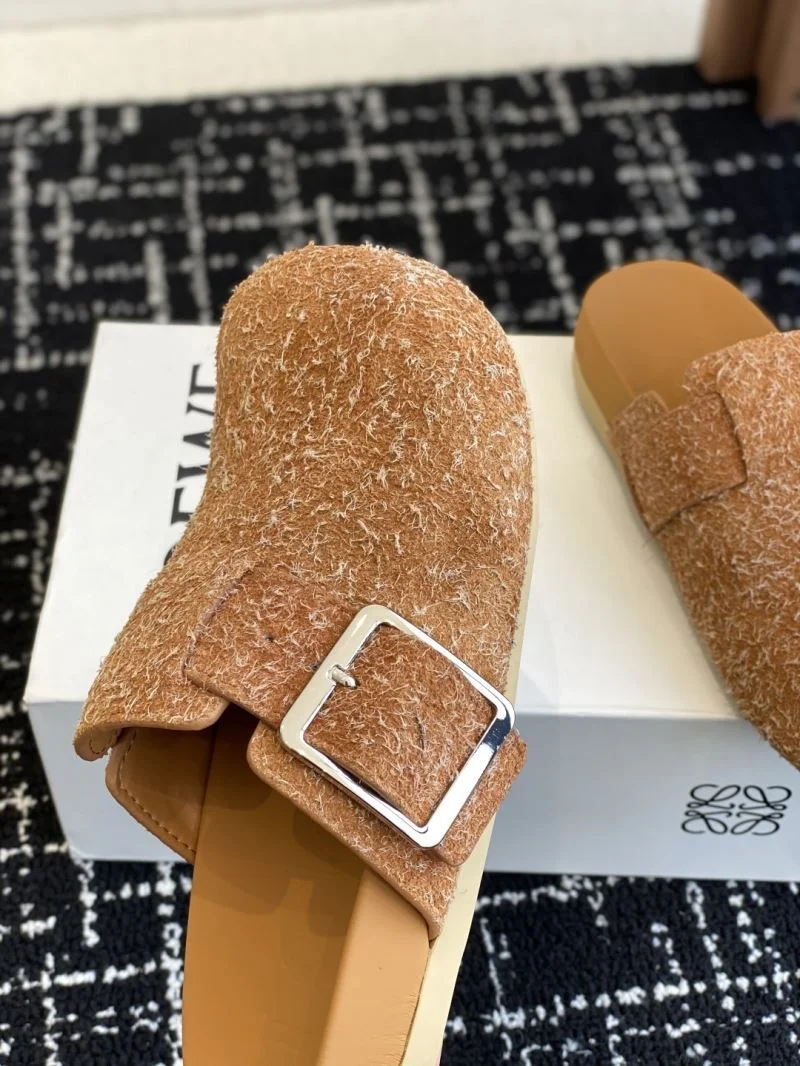Sleek Loewe Sandals 6250