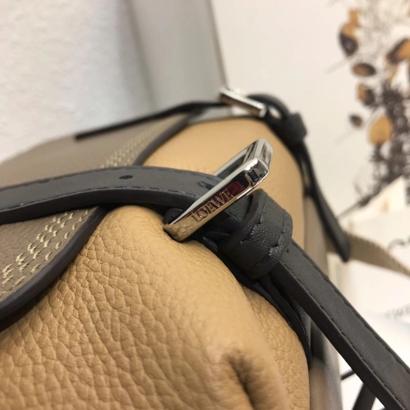 Sporty Loewe Satchel Bags 58328