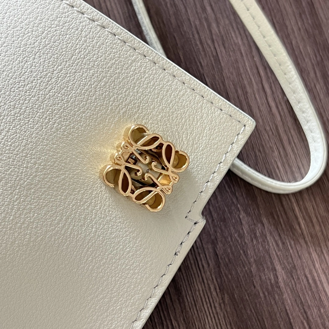 Tailored Loewe Satchel Bags 72091
