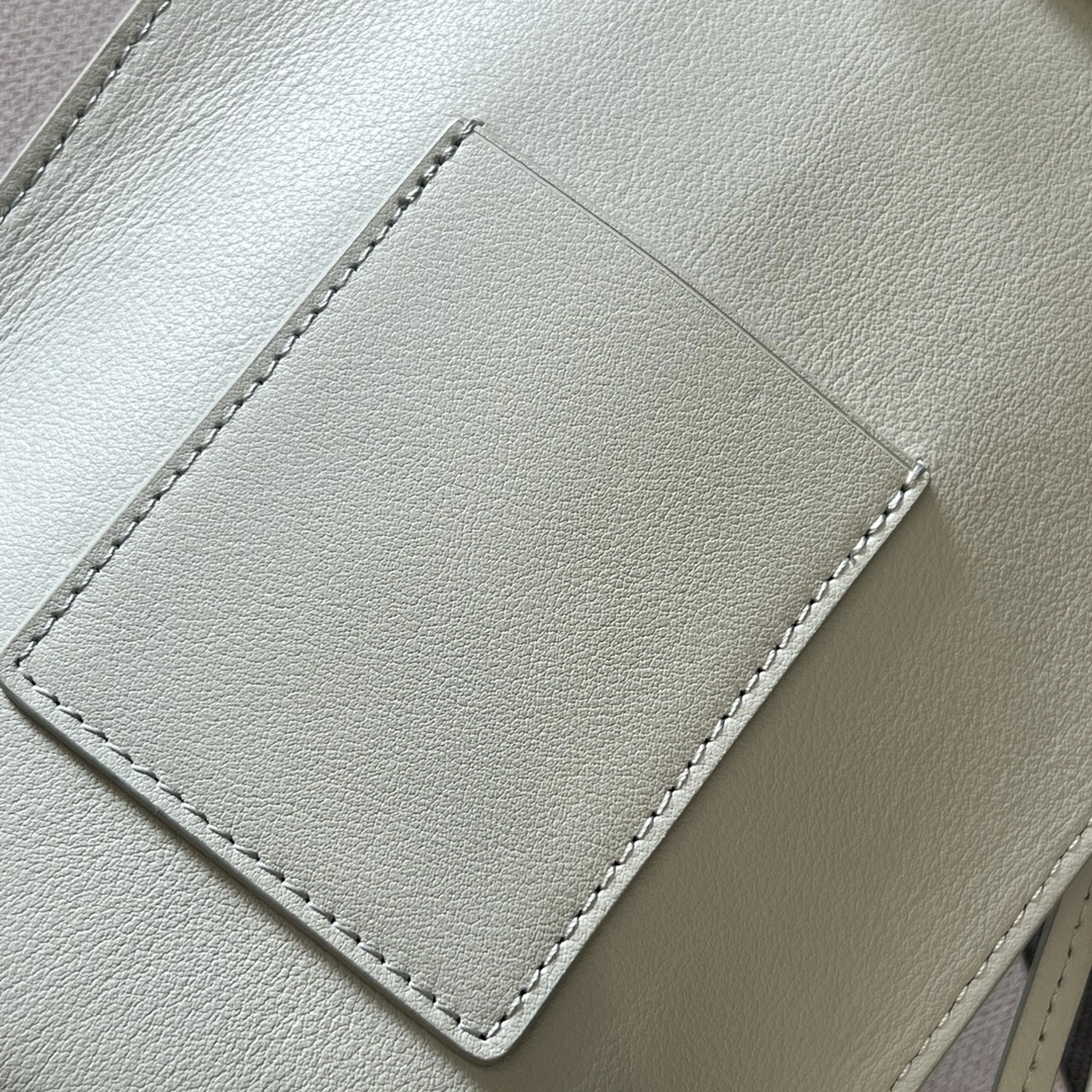 Tailored Loewe Satchel Bags 72091