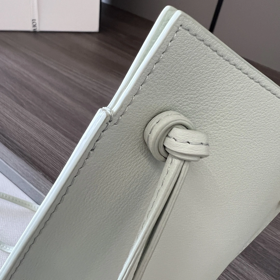 Tailored Loewe Satchel Bags 72091