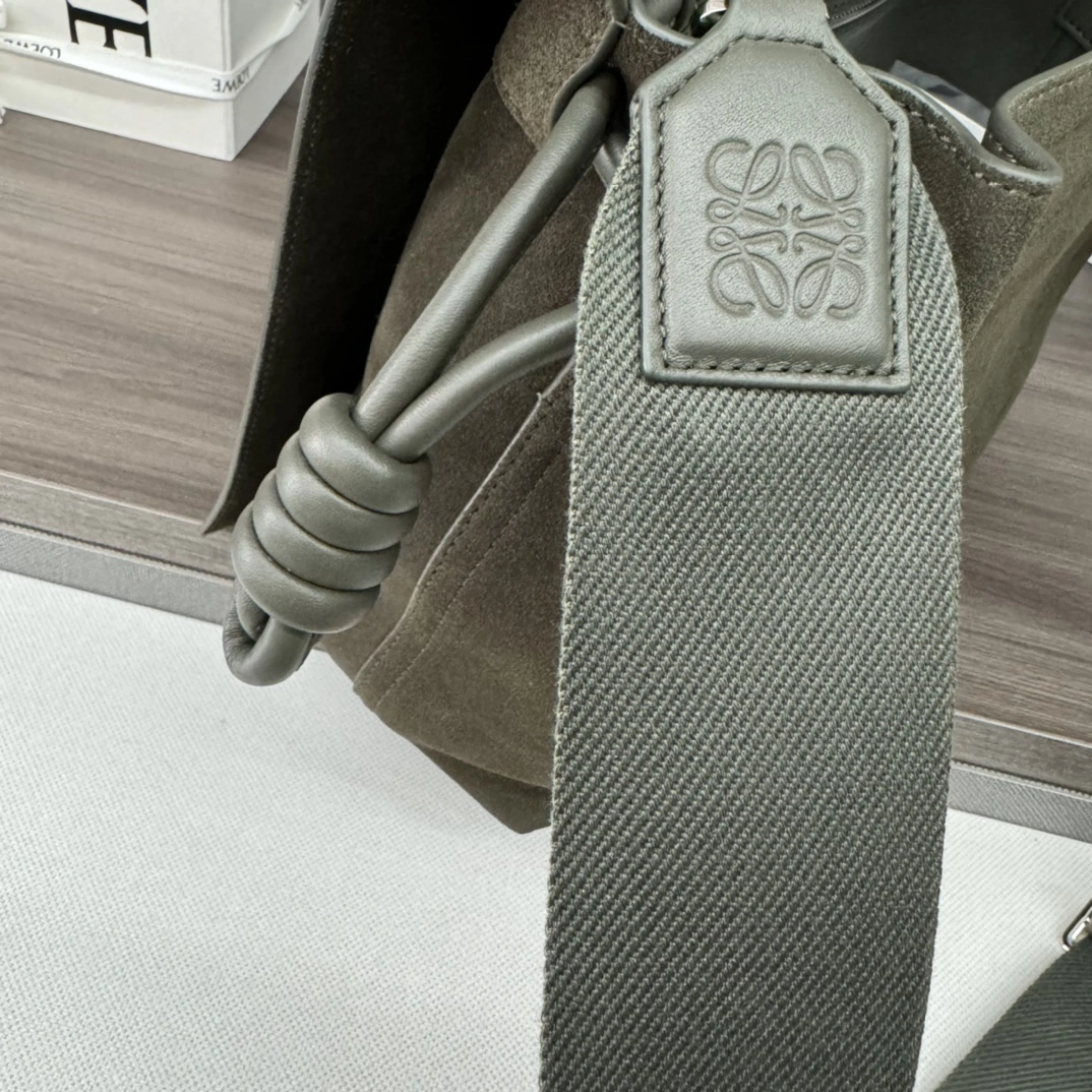 Loewe Satchel Bags ComfortFit 72085