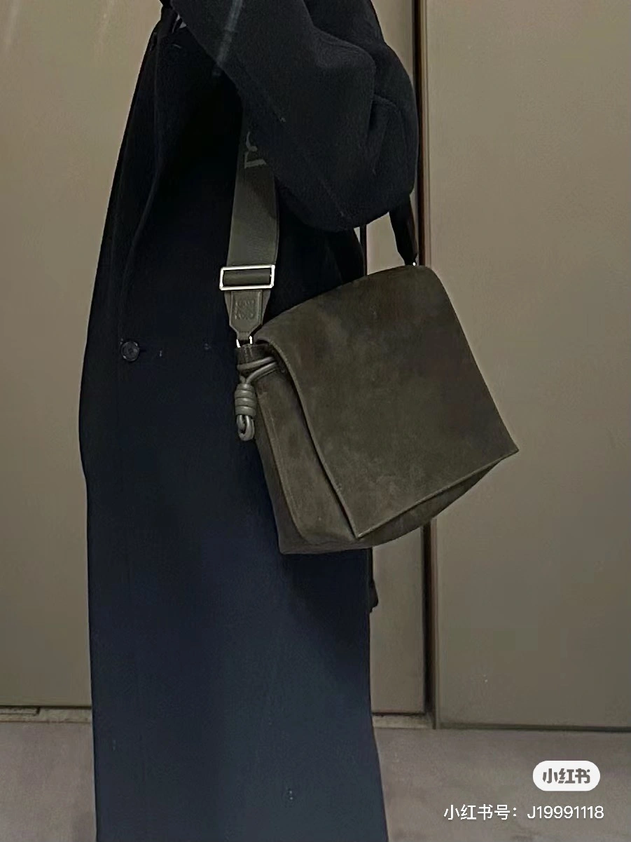 Loewe Satchel Bags ComfortFit 72085