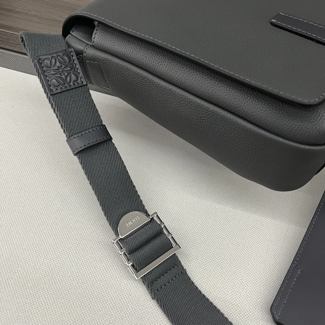 TechFriendly Loewe Satchel Bags 72079