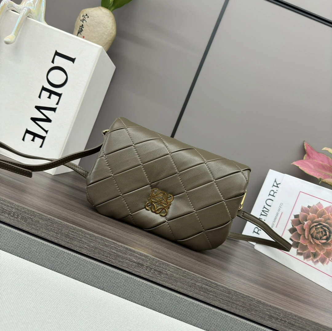 Loewe Satchel Bags Youthful 72068