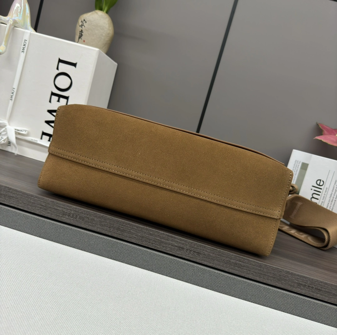 Effortless Loewe Satchel Bags 67172