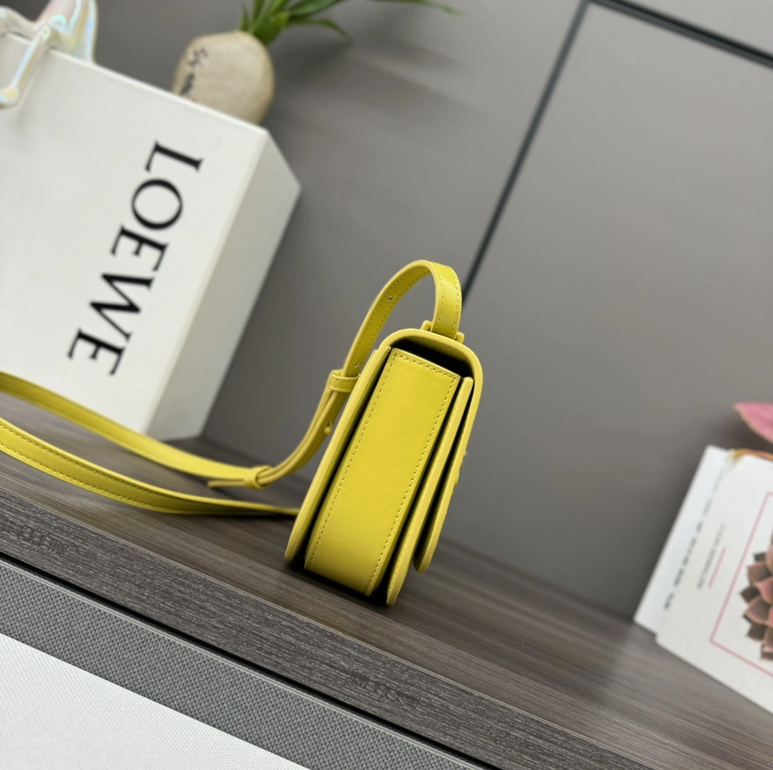 MoistureWicking Loewe Satchel Bags 67160