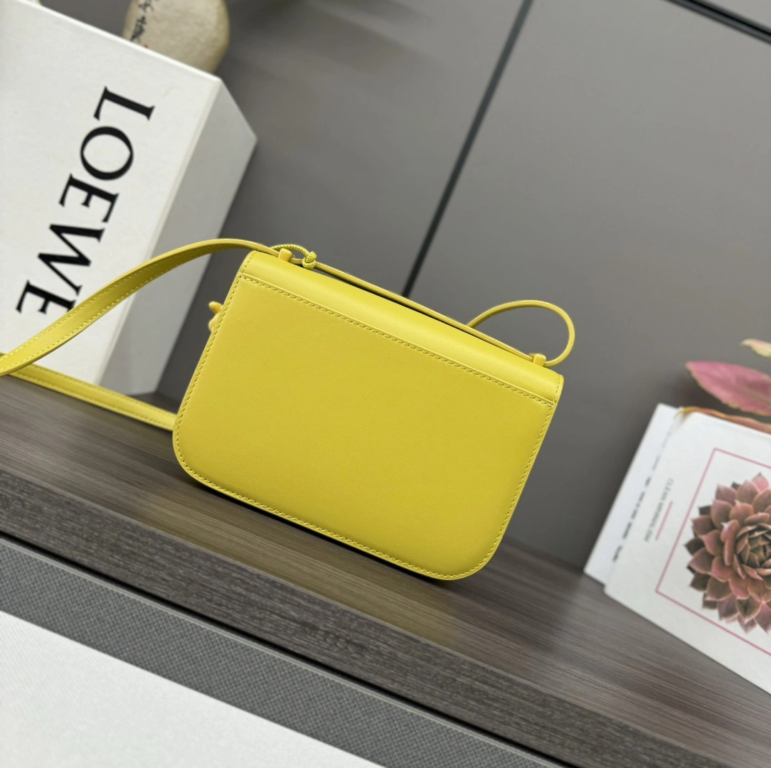 MoistureWicking Loewe Satchel Bags 67160