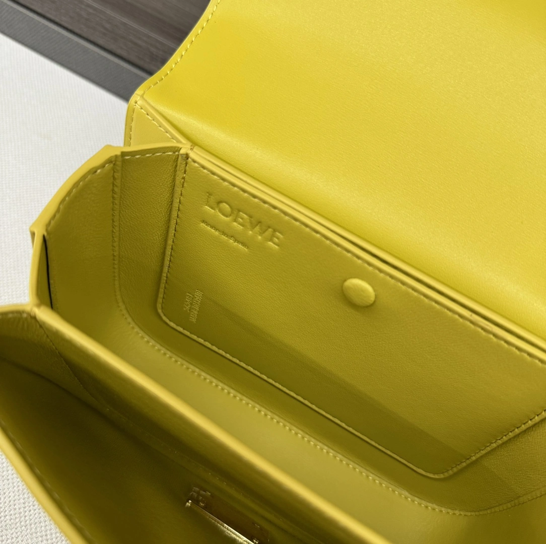 MoistureWicking Loewe Satchel Bags 67160