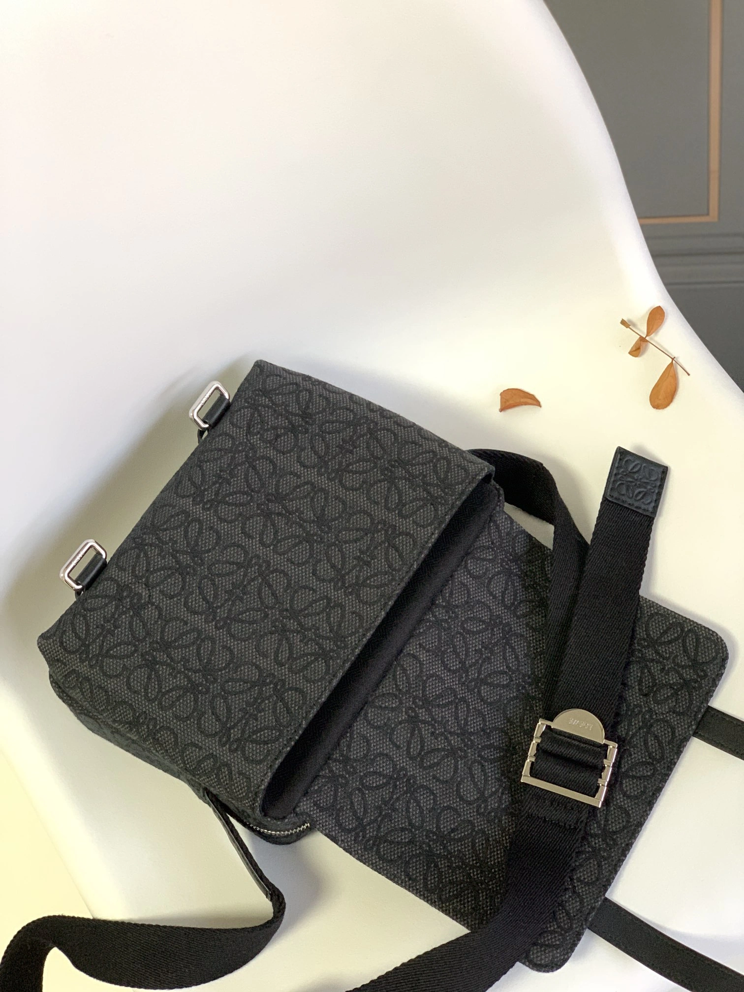 Attractive Loewe Satchel Bags 67189