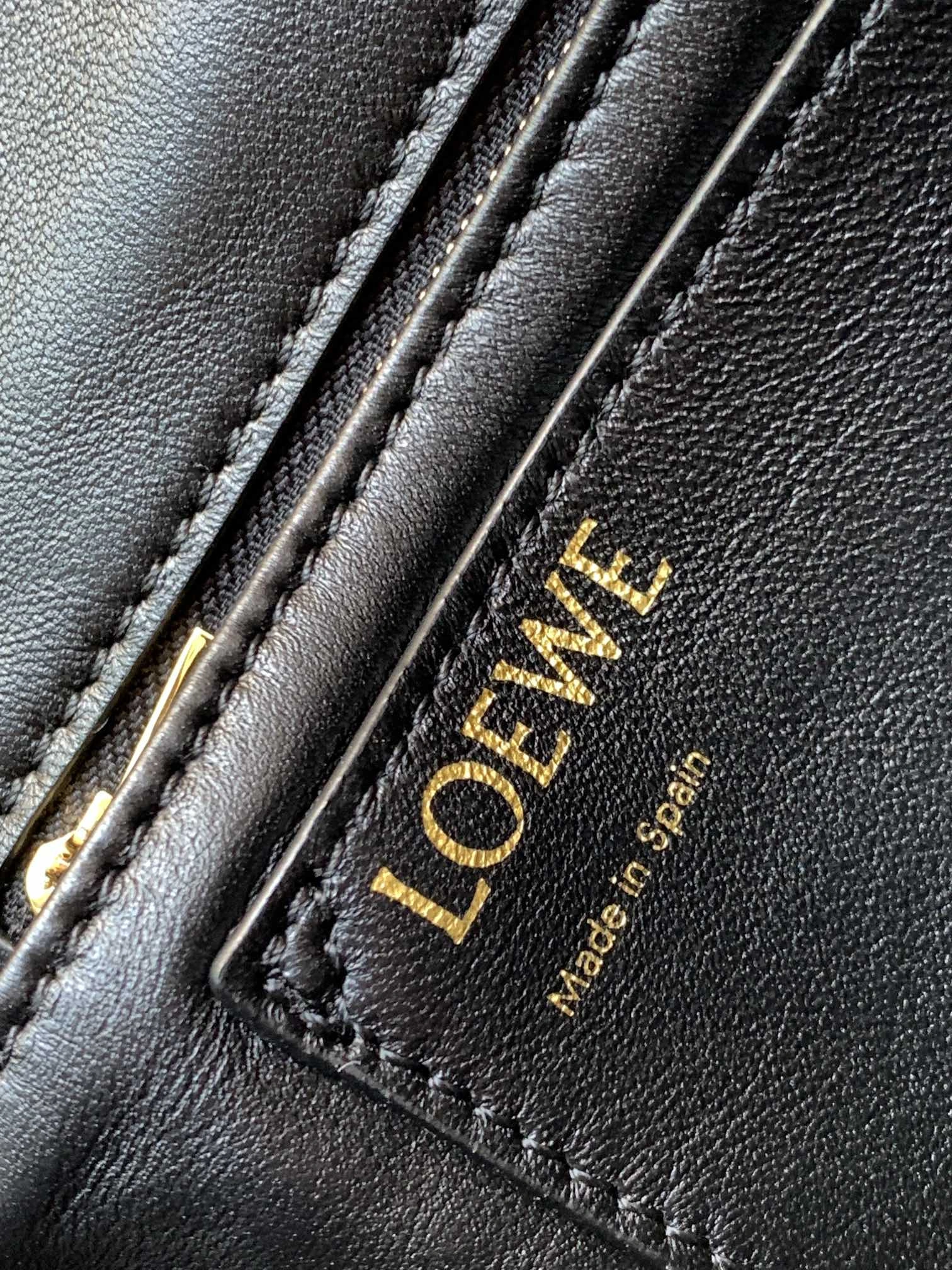 Loewe Satchel Bags UrbanStyle 71912
