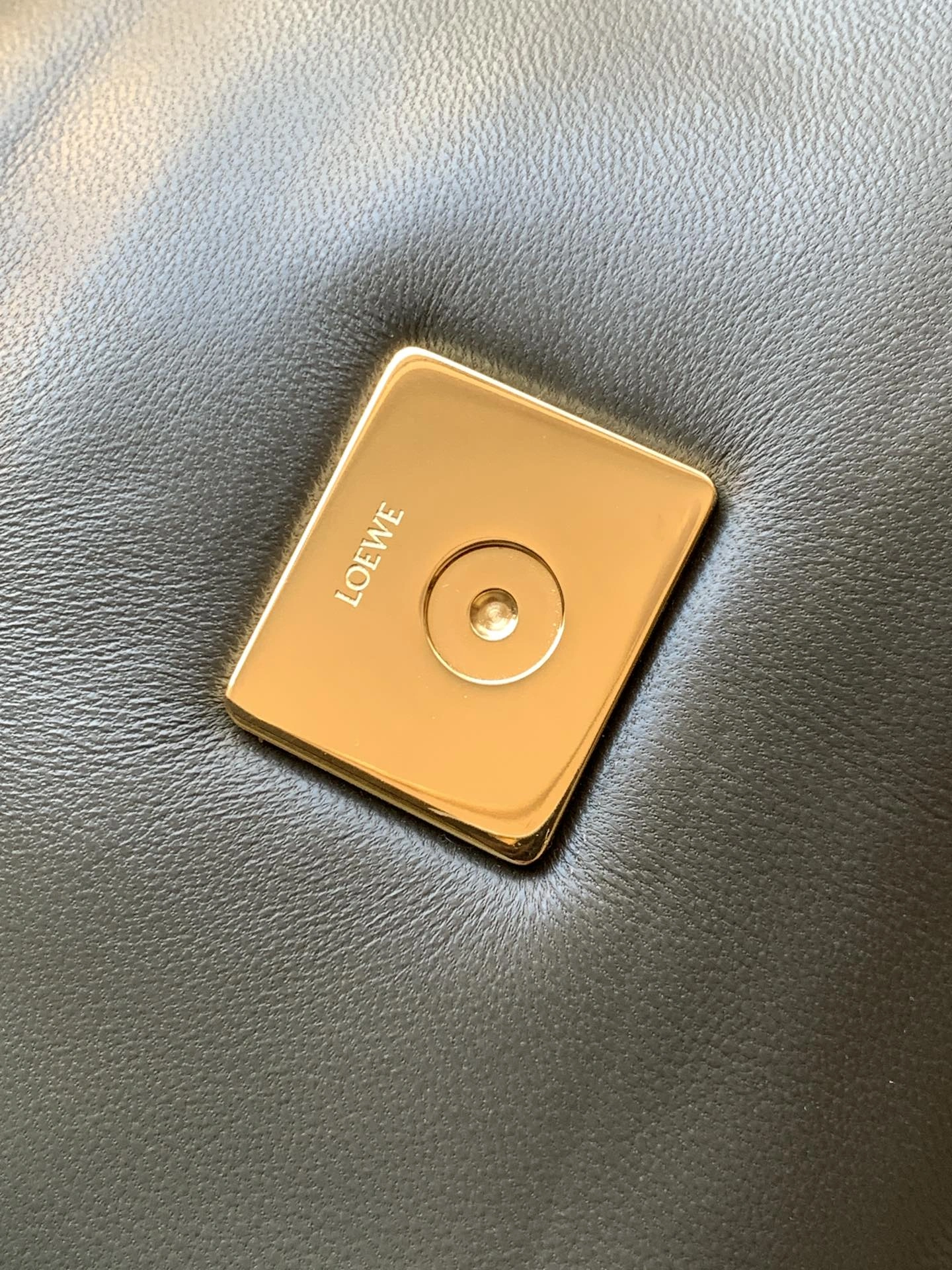 Loewe Satchel Bags Timeless 71918