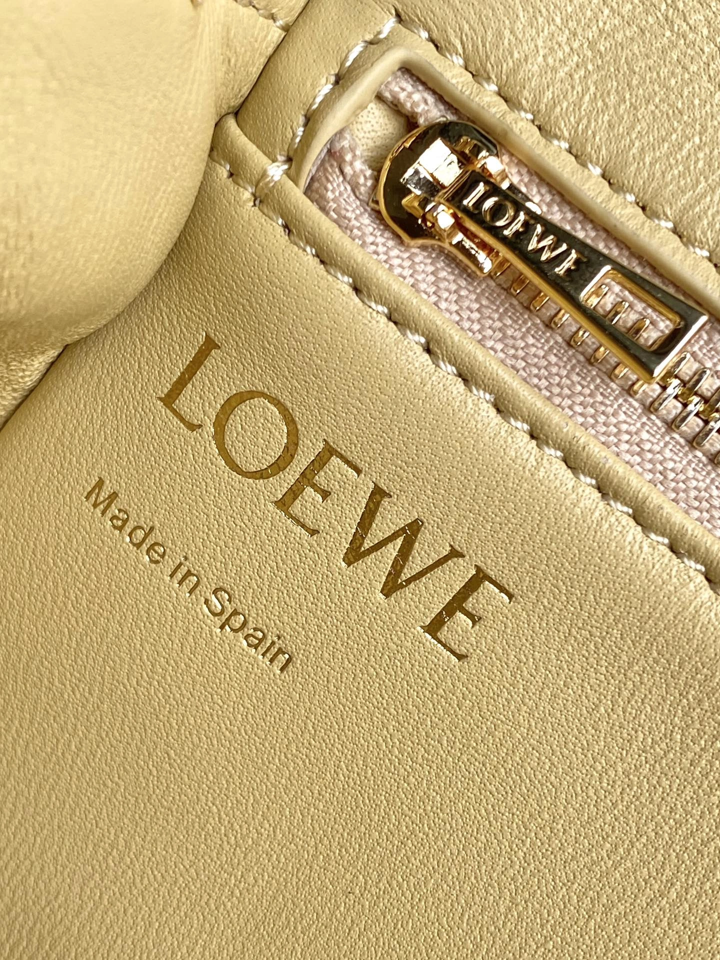 Loewe Satchel Bags Fashionable 71983