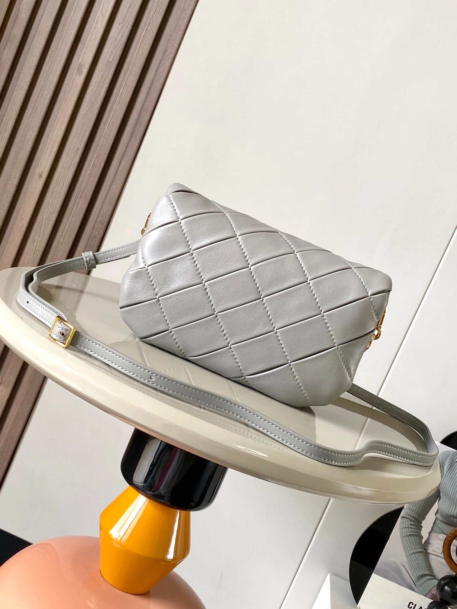 Loewe Satchel Bags Classic 71906