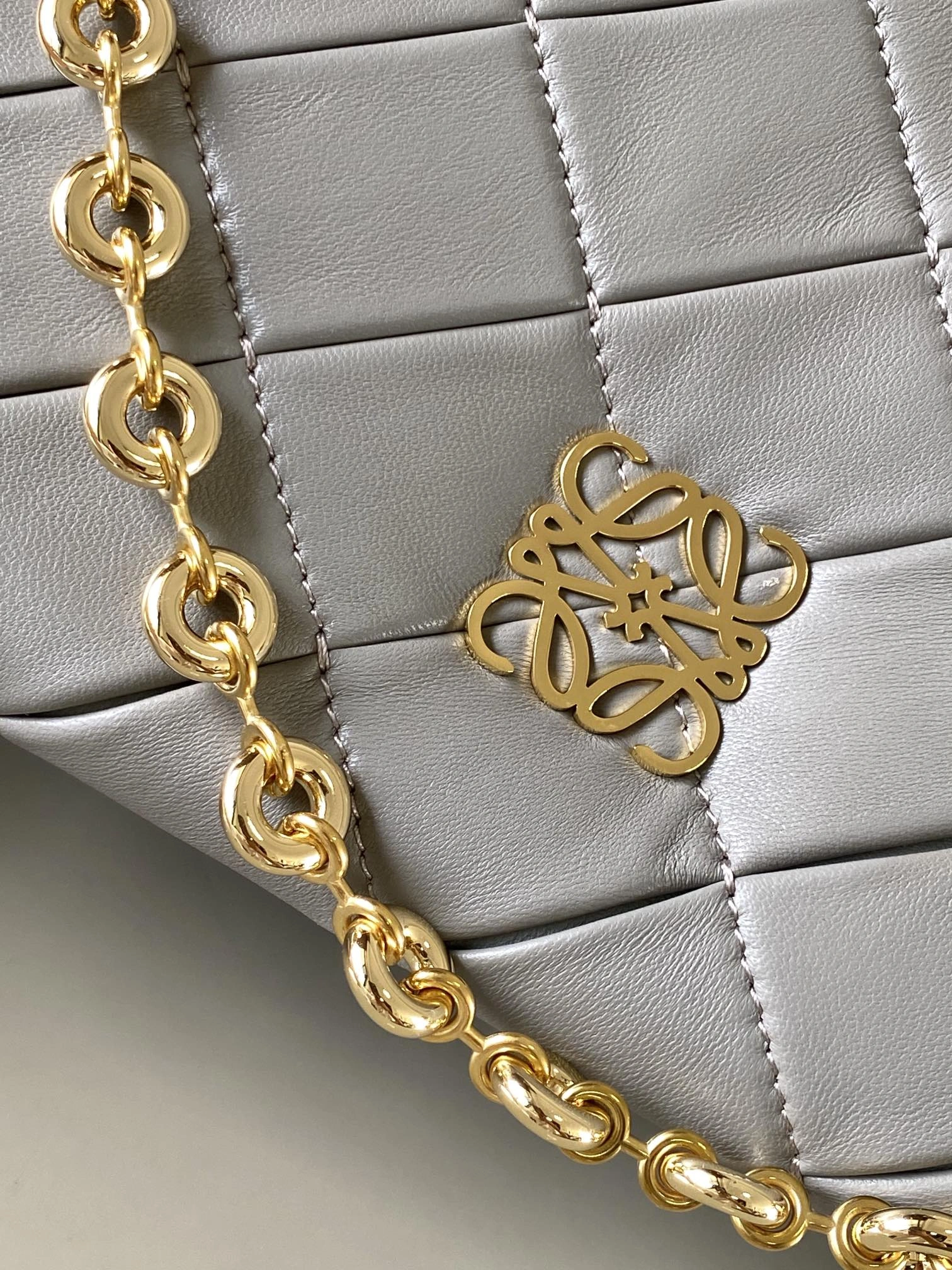 Loewe Satchel Bags Attractive 71944