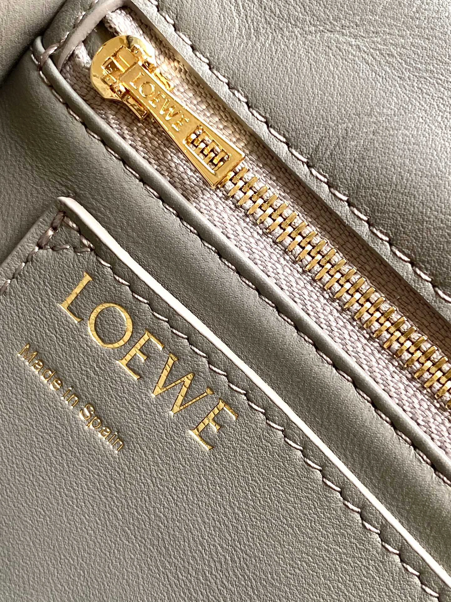 Loewe Satchel Bags Attractive 71944