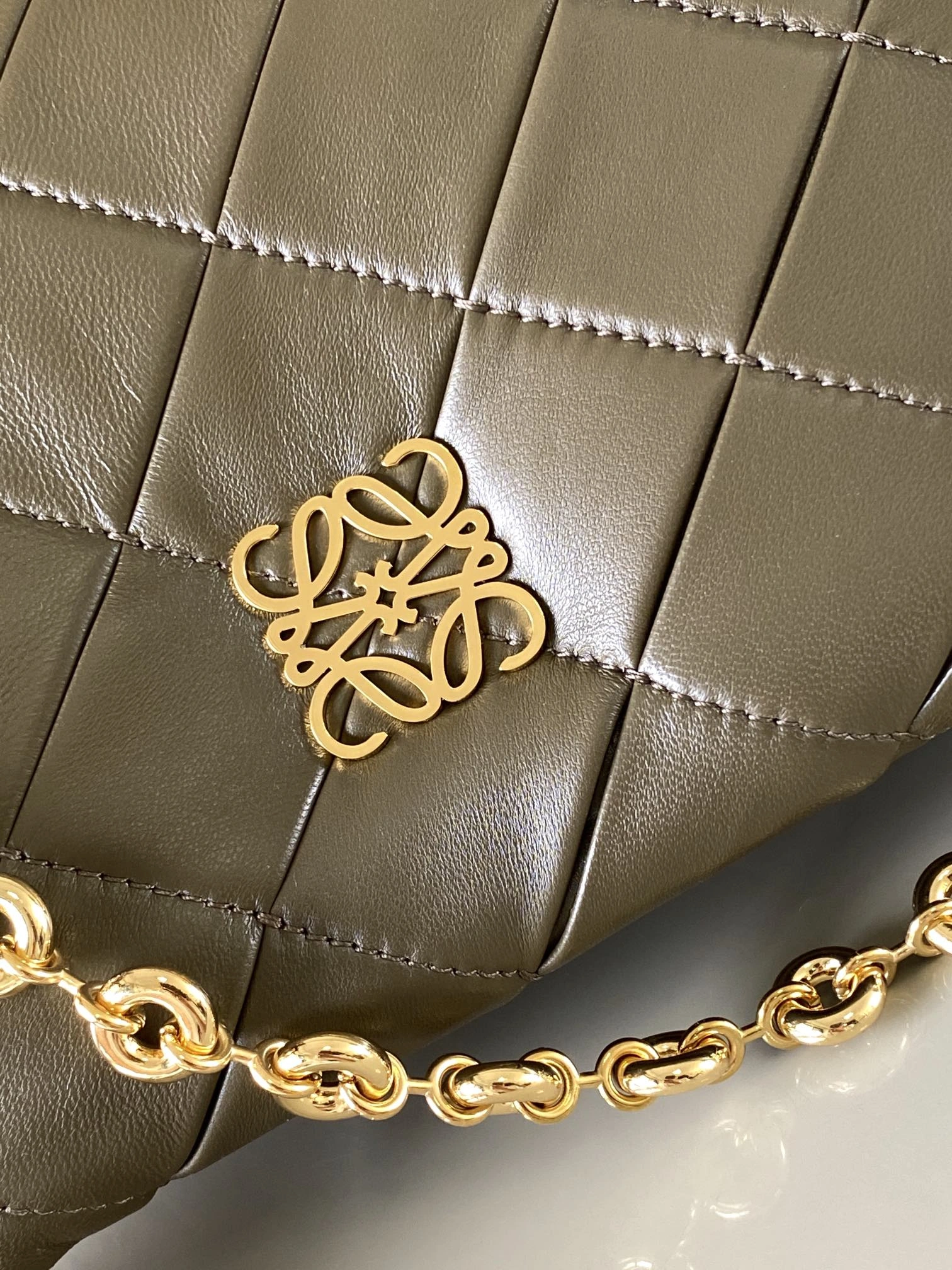 Fashionable Loewe Satchel Bags 71903