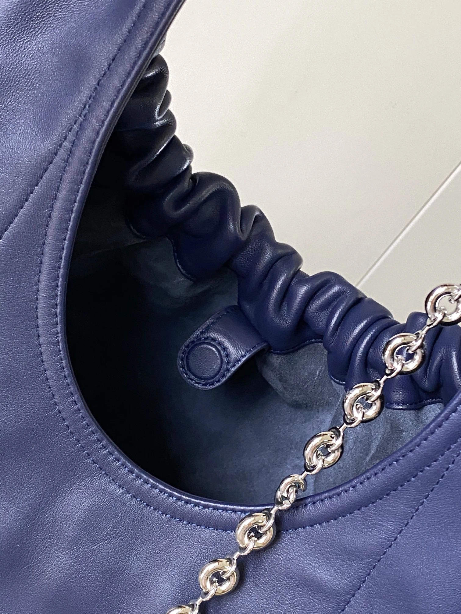 Loewe Satchel Bags Trendsetting 71899