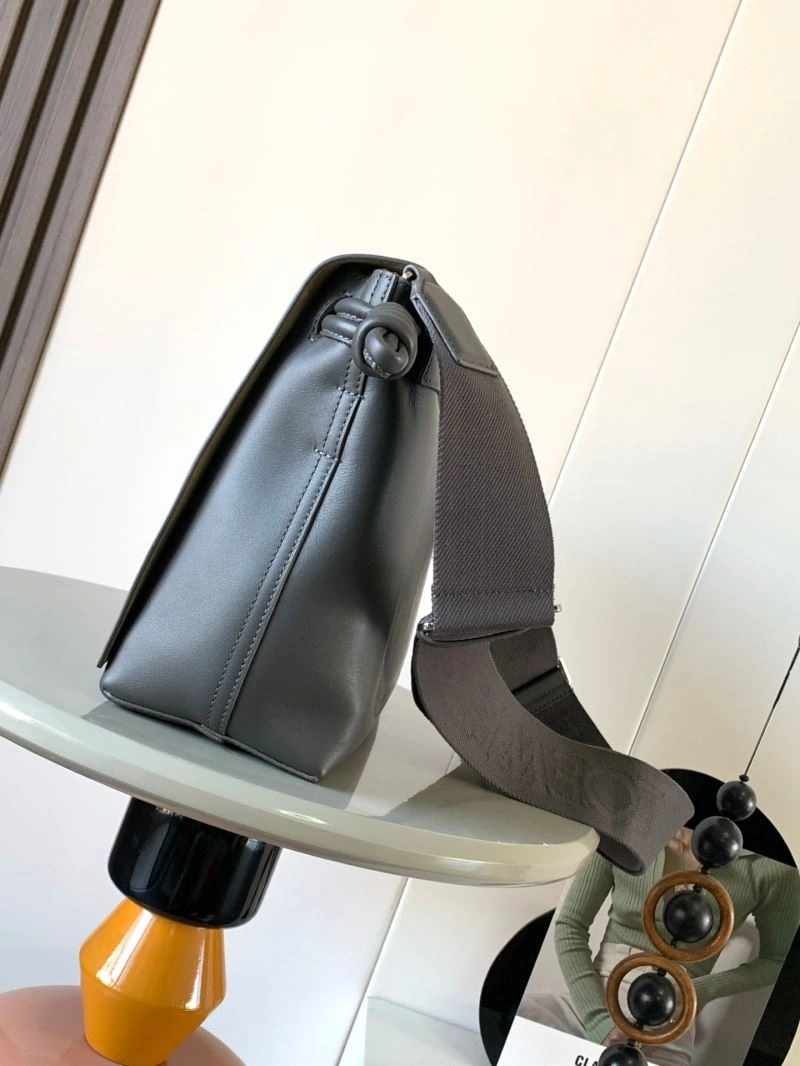 Loewe Satchel Bags Sleek 61170
